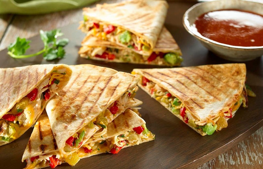 QUESADILLAS DE POLLO Y AGUACATE Placeres